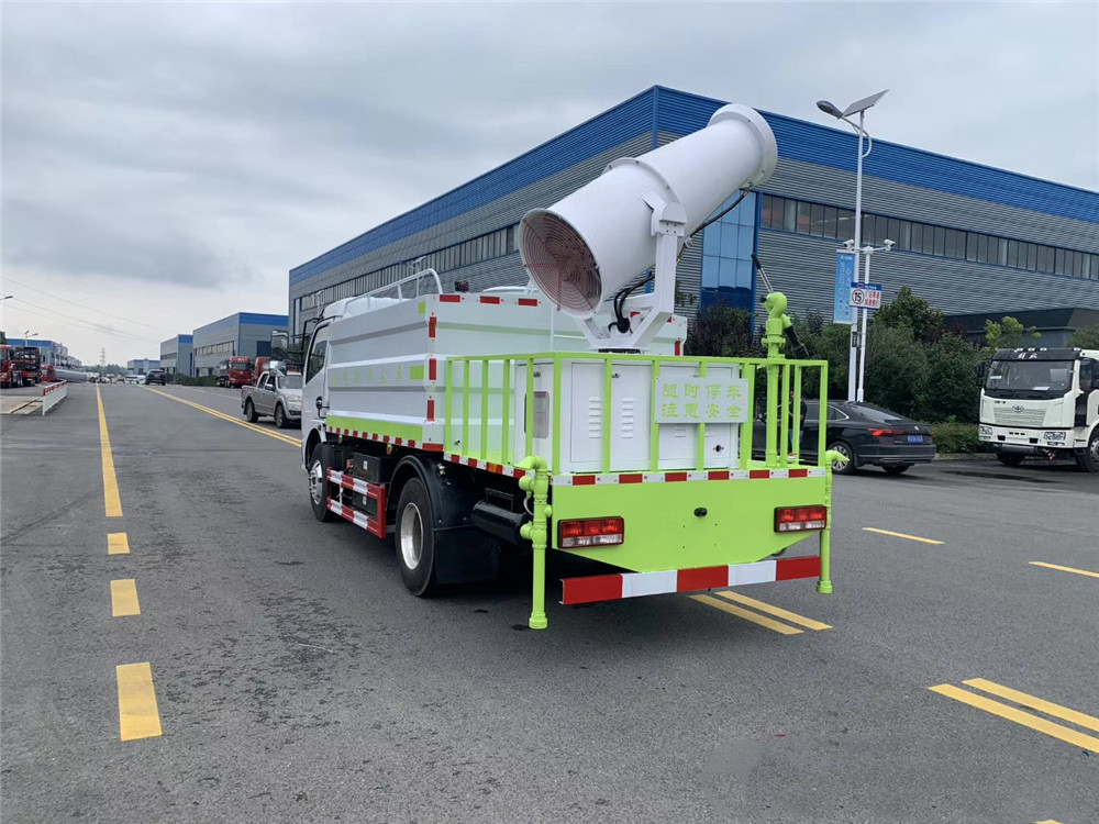 東風凱普特純電動抑塵車