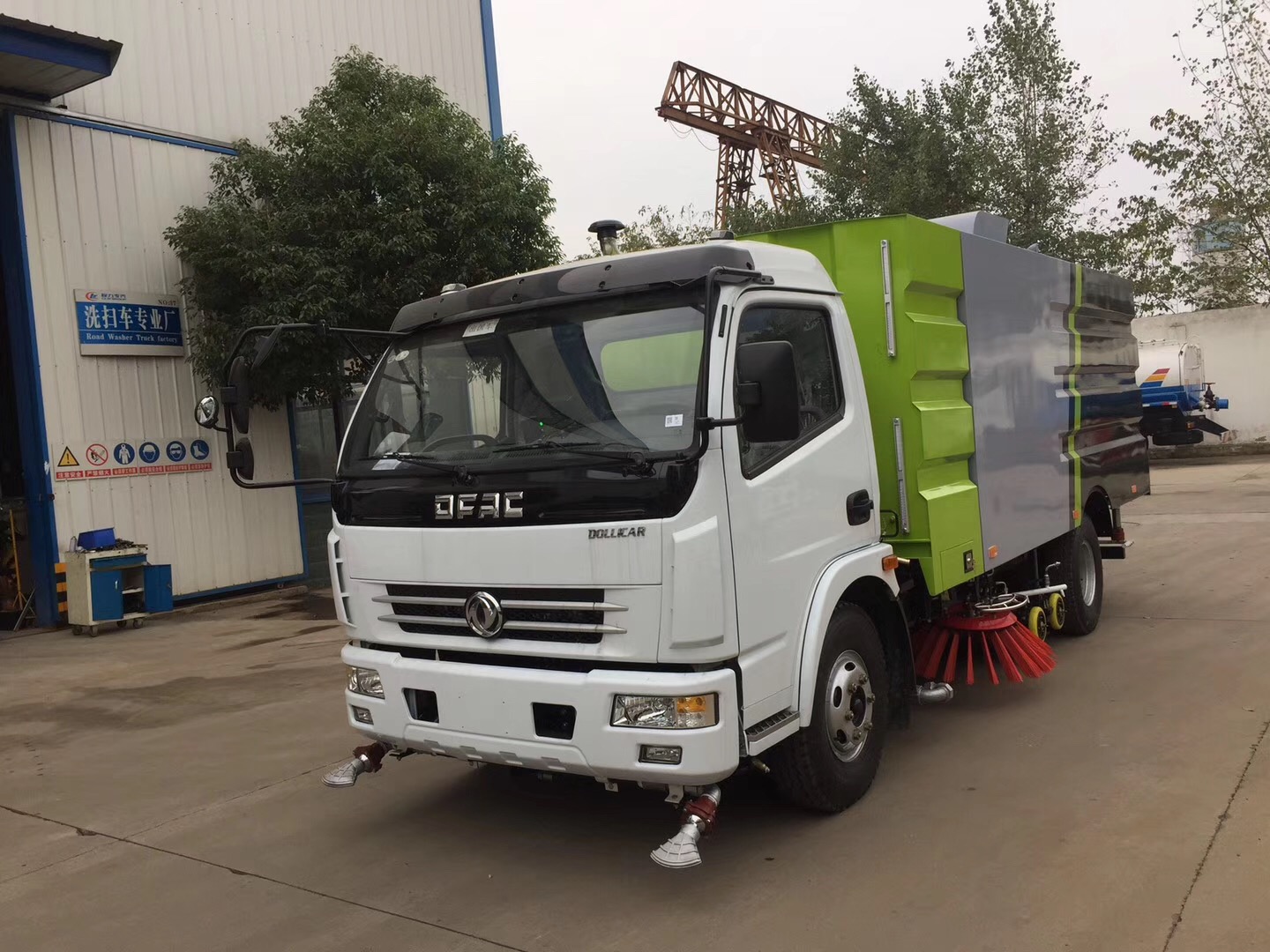 東風大多利卡洗掃車（4方塵箱.5方水箱）