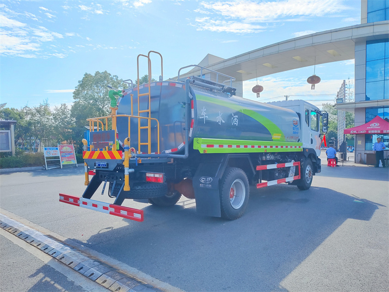 國六14方東風D9灑水車