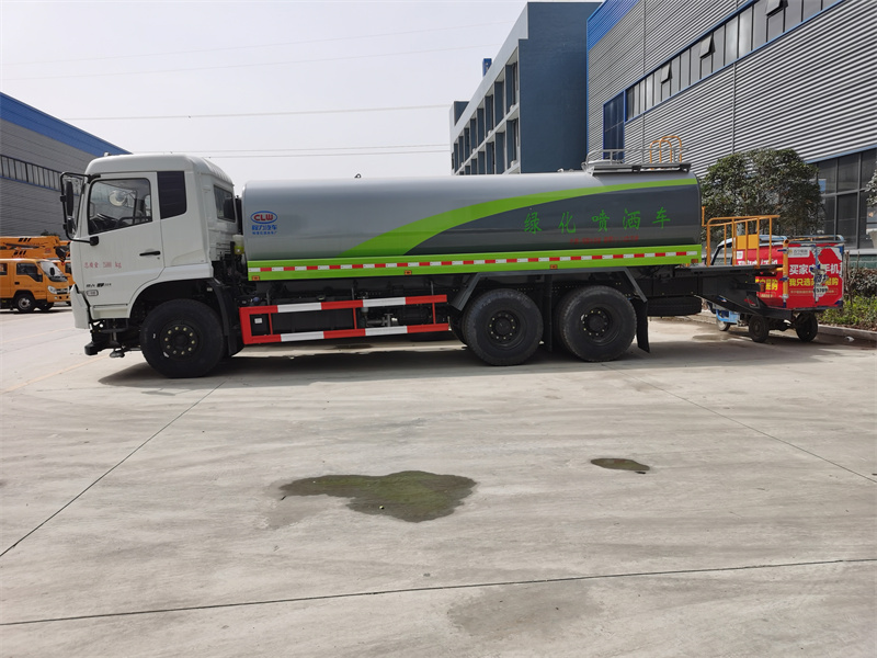 國(guó)六東風(fēng)天龍后八輪 20噸 灑水車(chē)