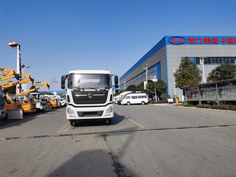 國(guó)六東風(fēng)天龍后八輪 20噸 灑水車(chē)